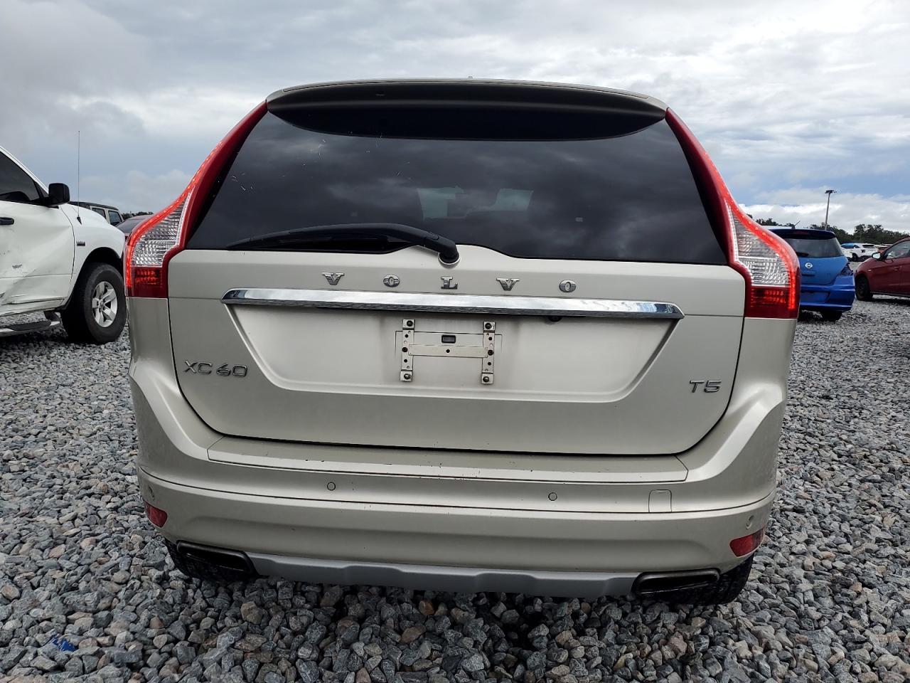 2017 VOLVO XC60