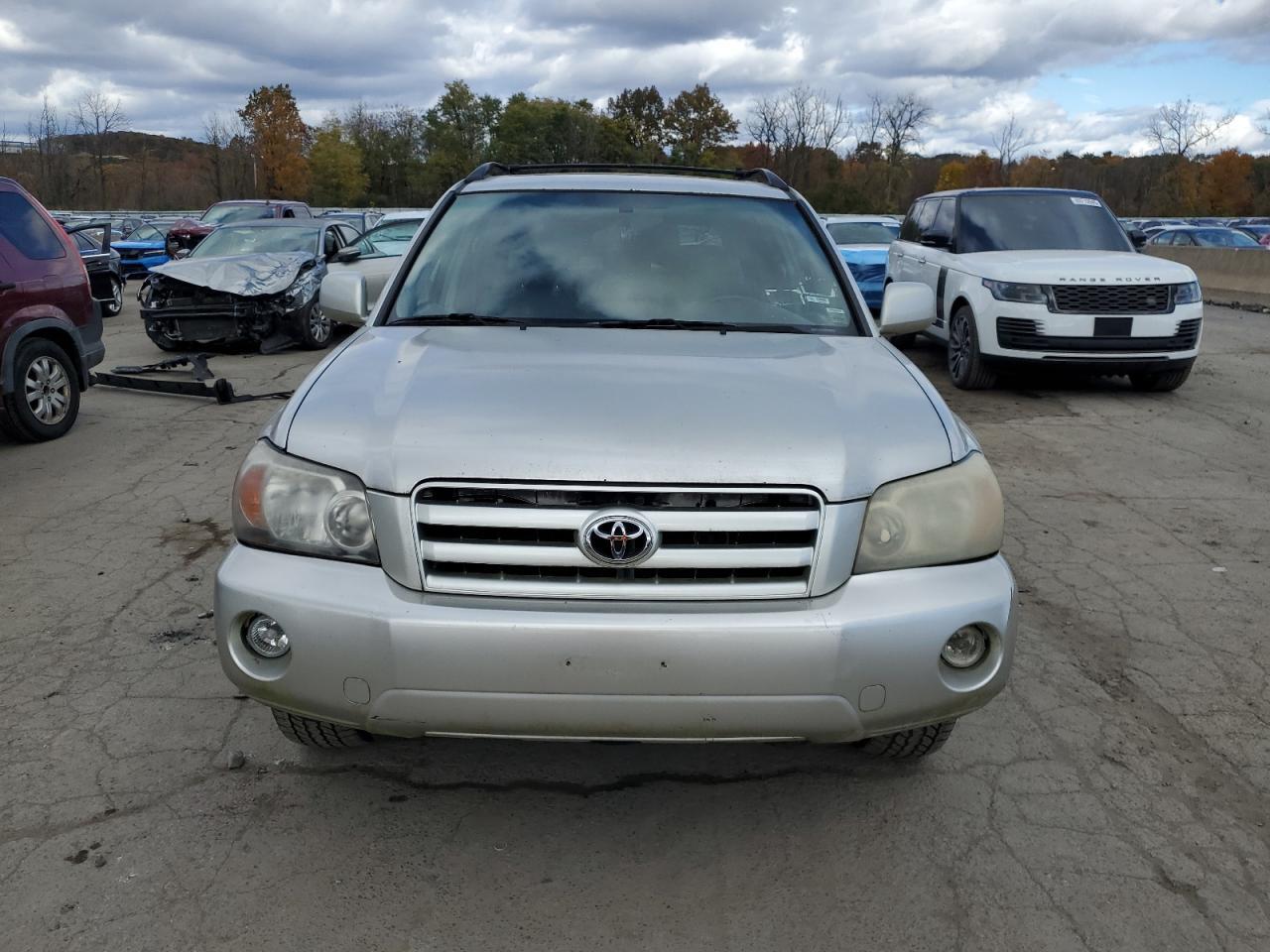 2004 TOYOTA HIGHLANDER