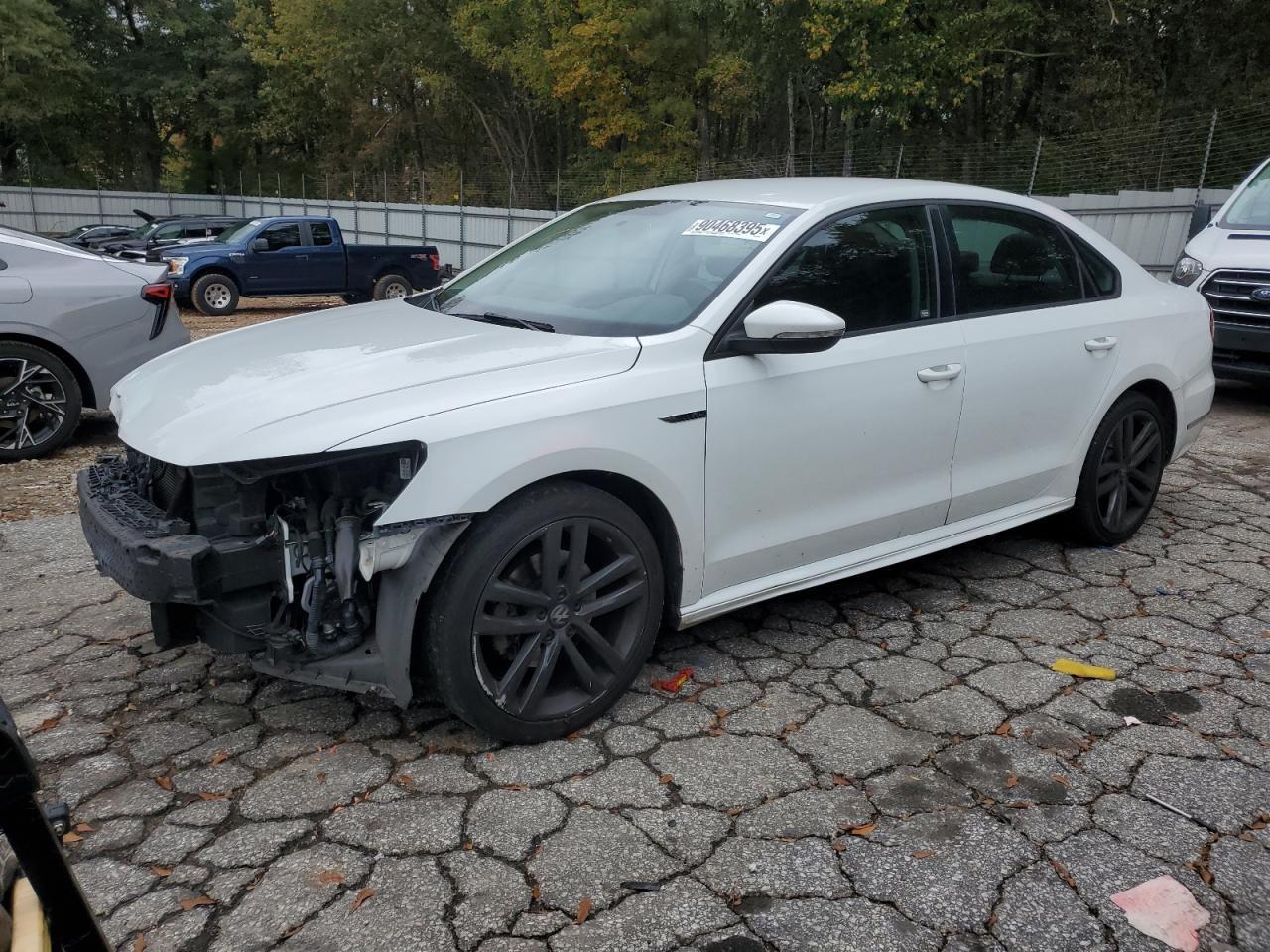2018 VOLKSWAGEN Passat