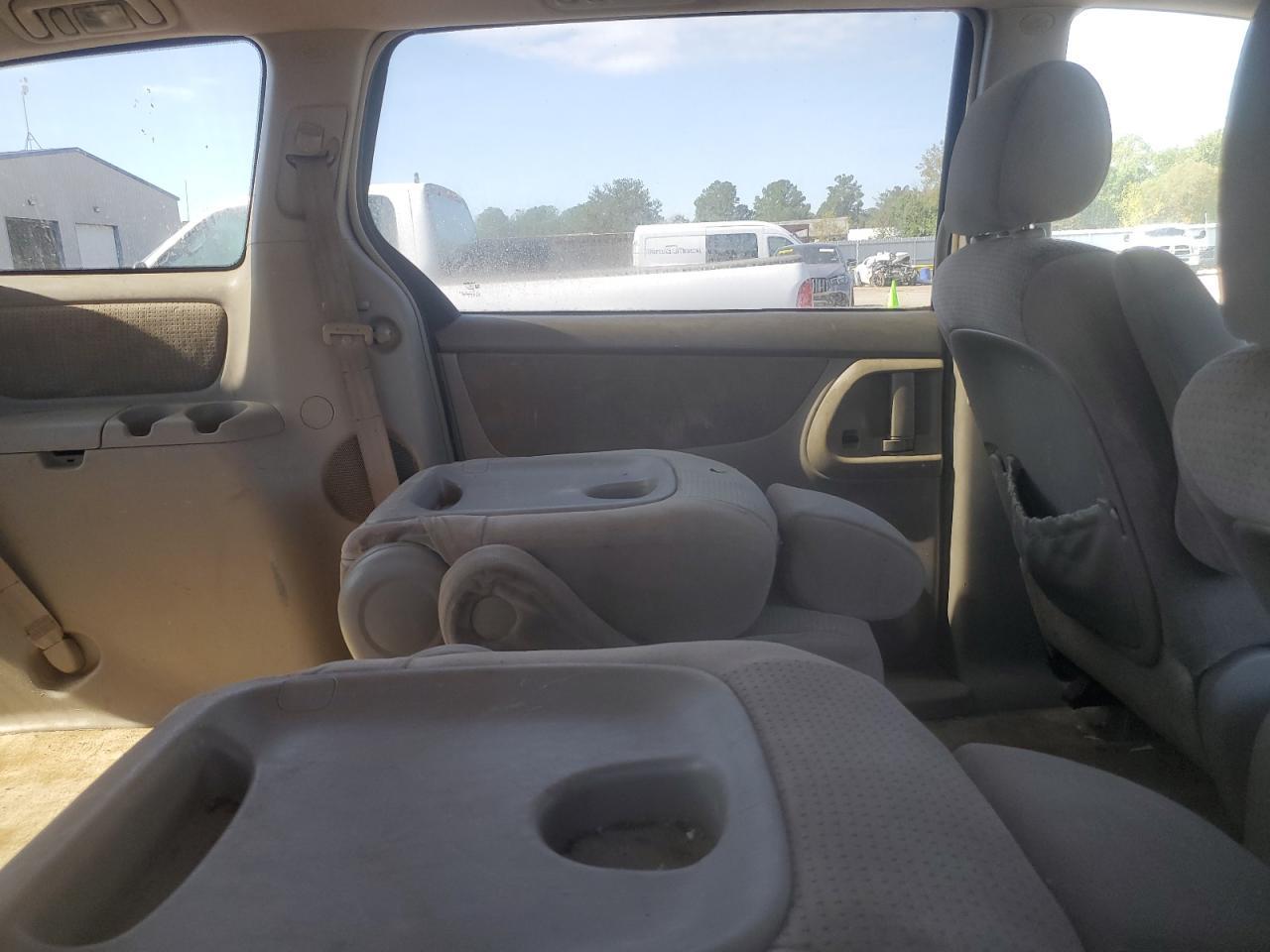 2008 TOYOTA SIENNA