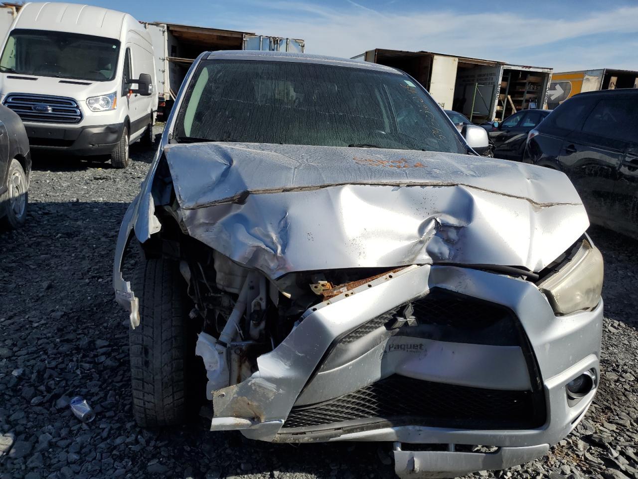 2011 MITSUBISHI RVR