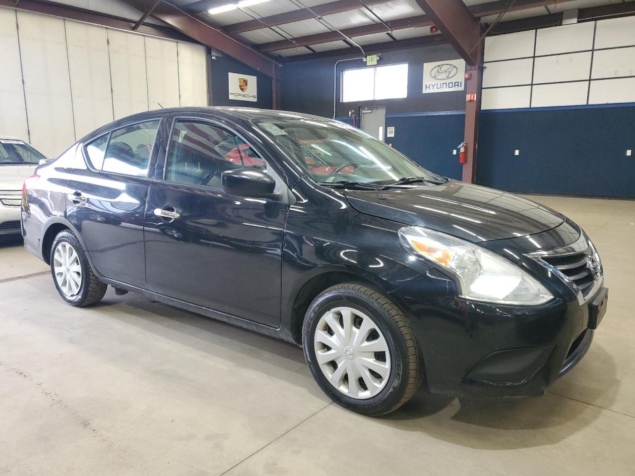 2019 NISSAN VERSA