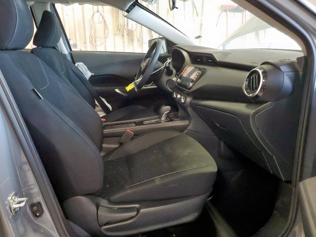 2024 NISSAN KICKS