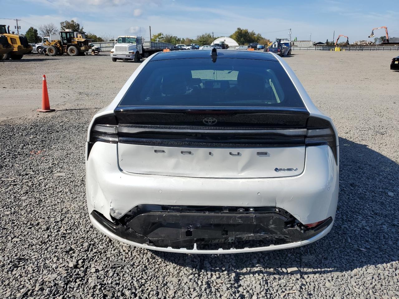 2025 TOYOTA PRIUS