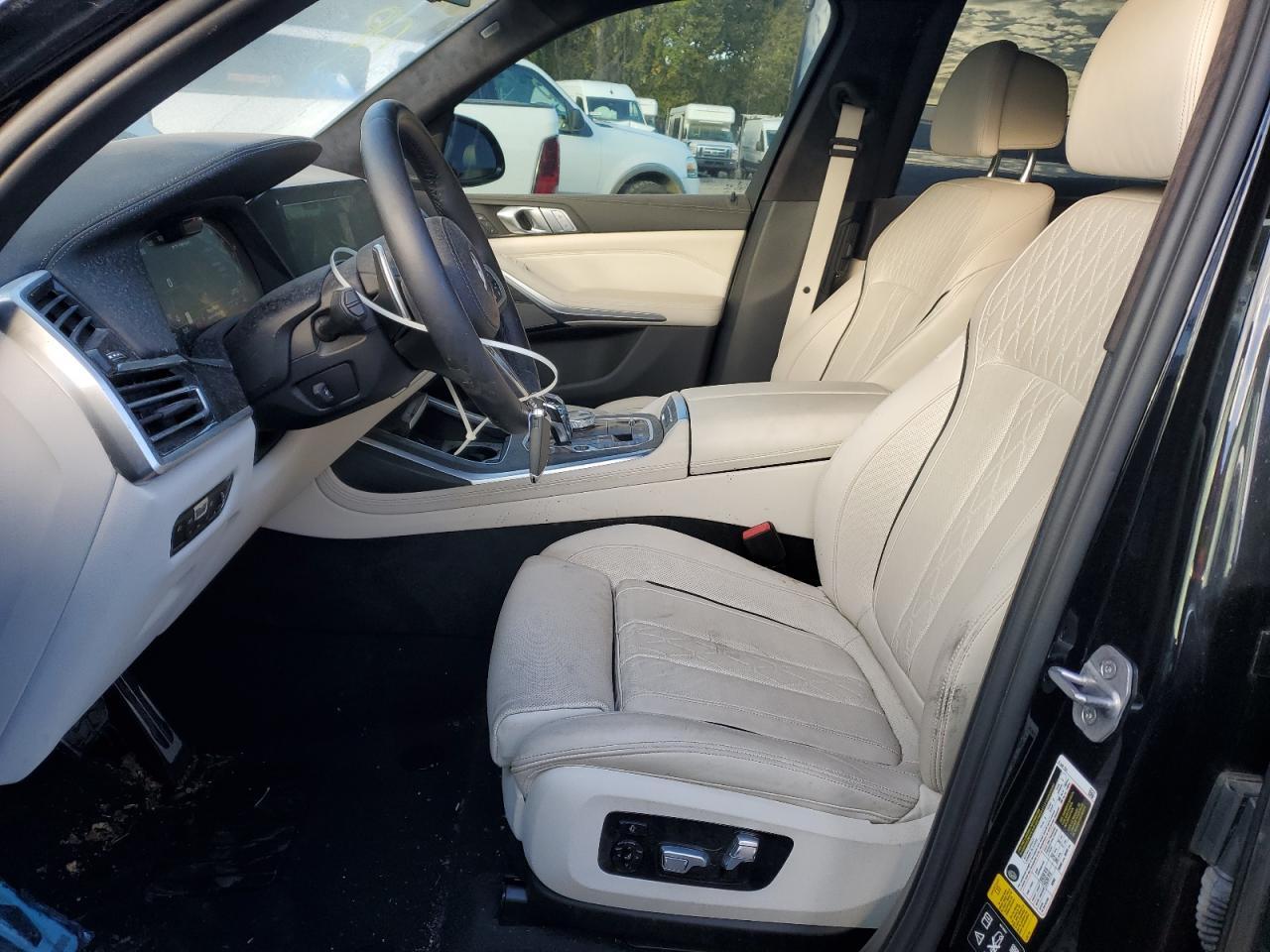 2022 BMW X7