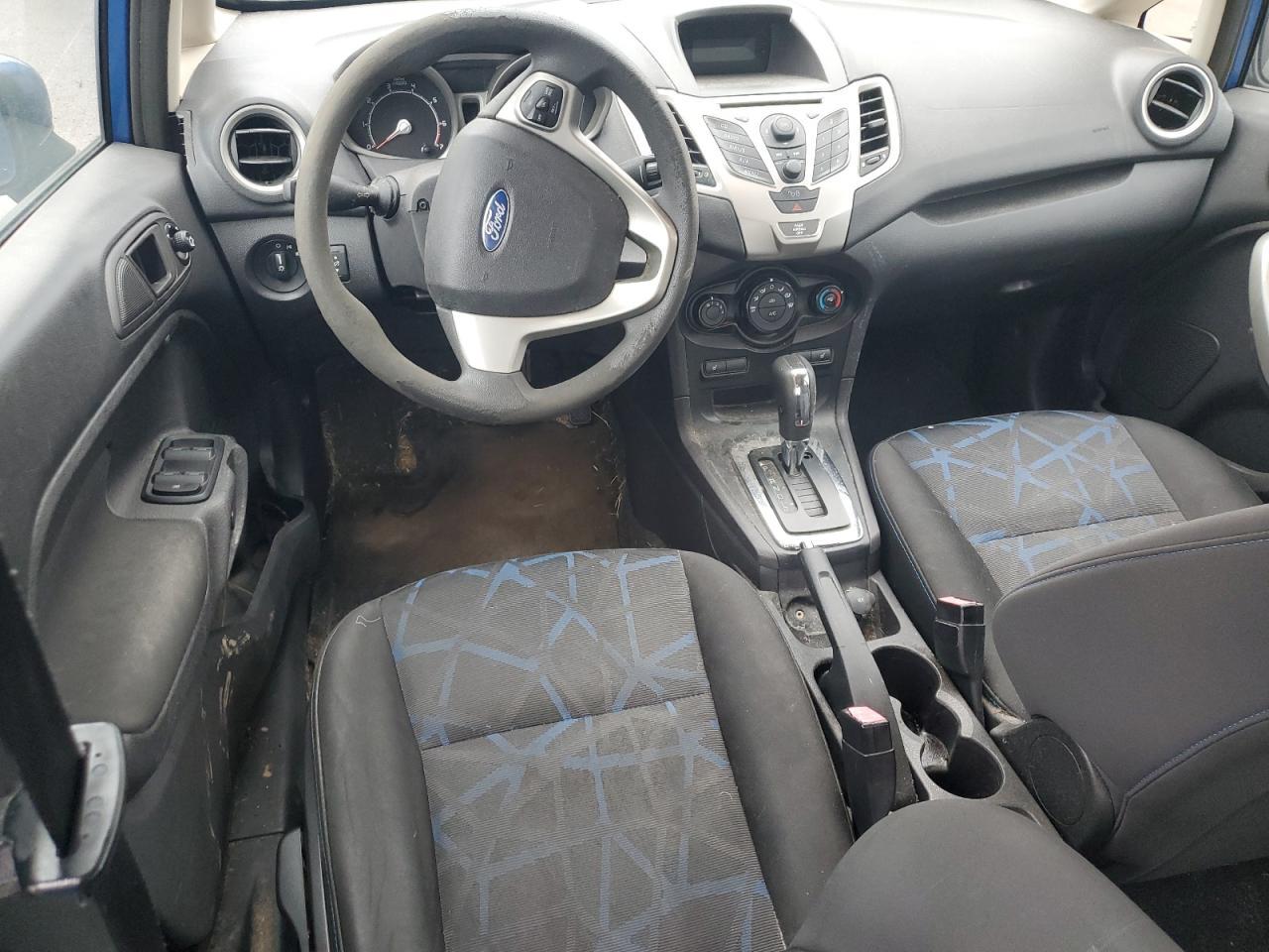 2011 FORD Fiesta