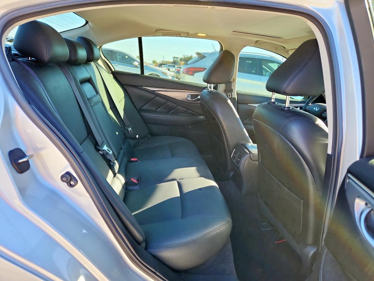 2016 INFINITI Q50