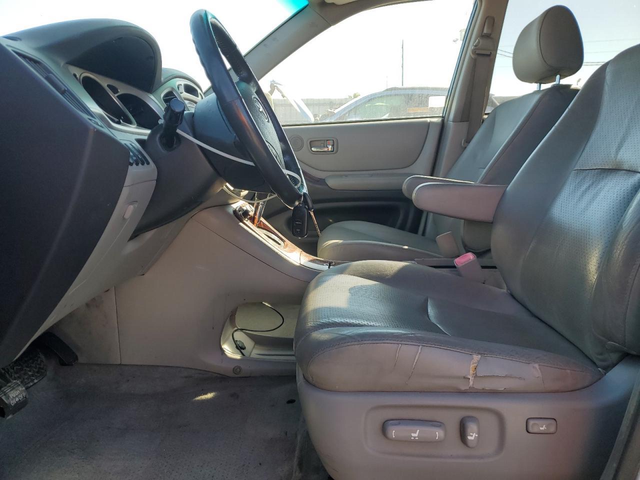 2004 TOYOTA HIGHLANDER