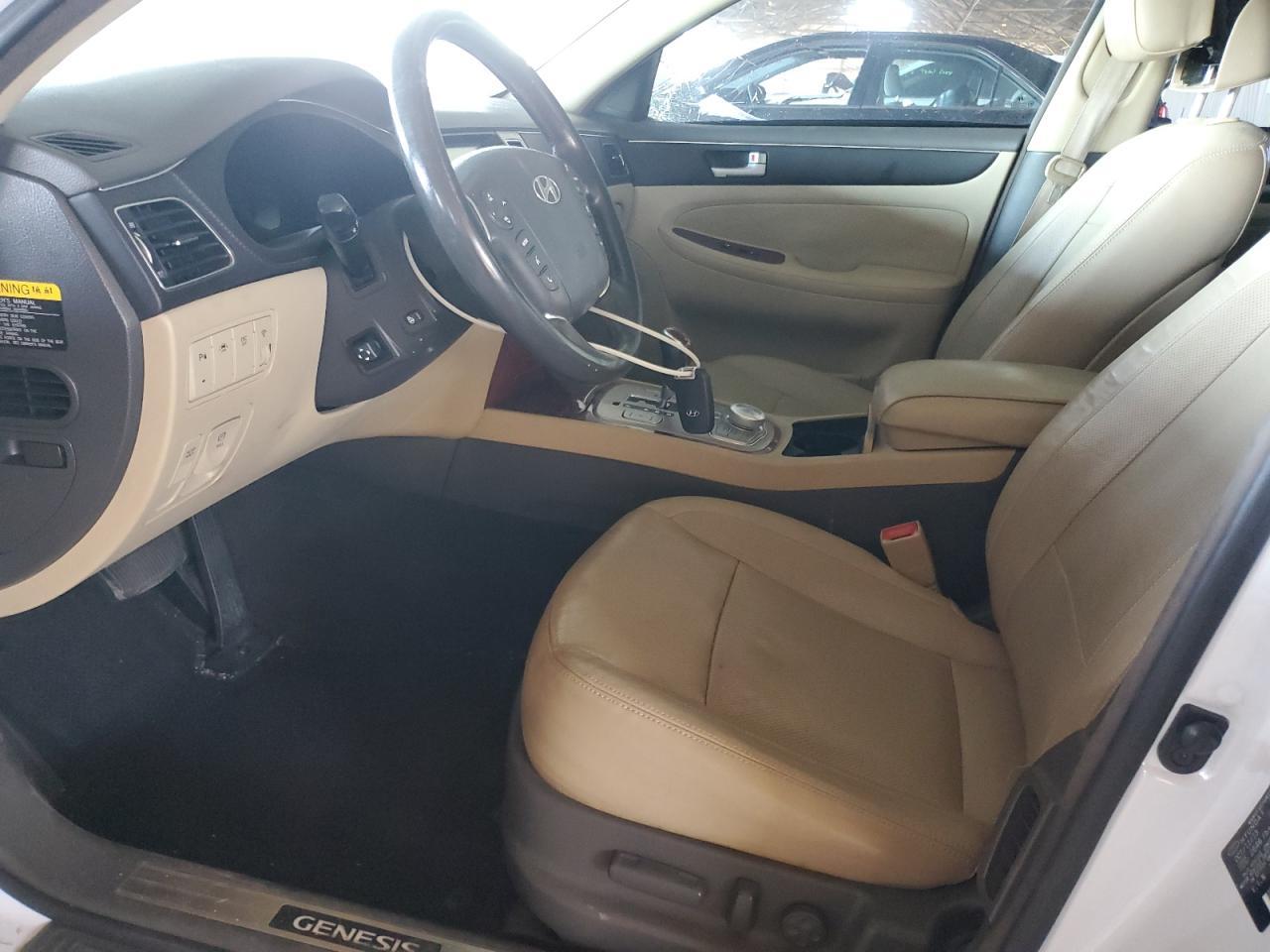2014 HYUNDAI GENESIS