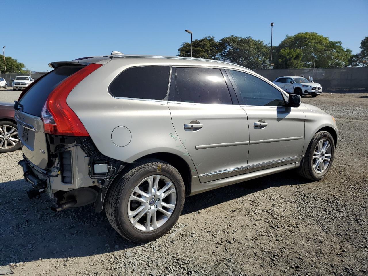 2016 VOLVO XC60
