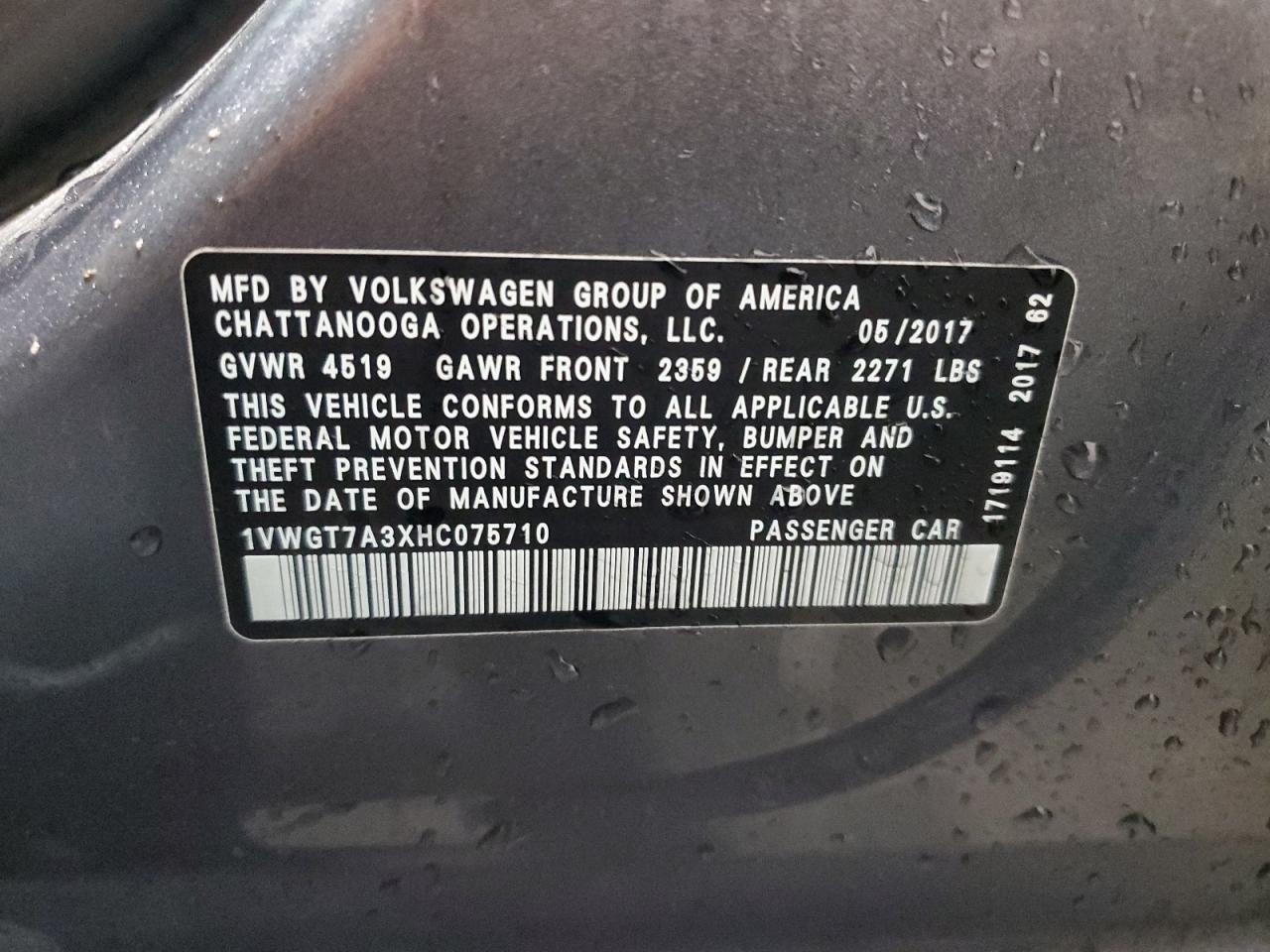 2017 VOLKSWAGEN Passat