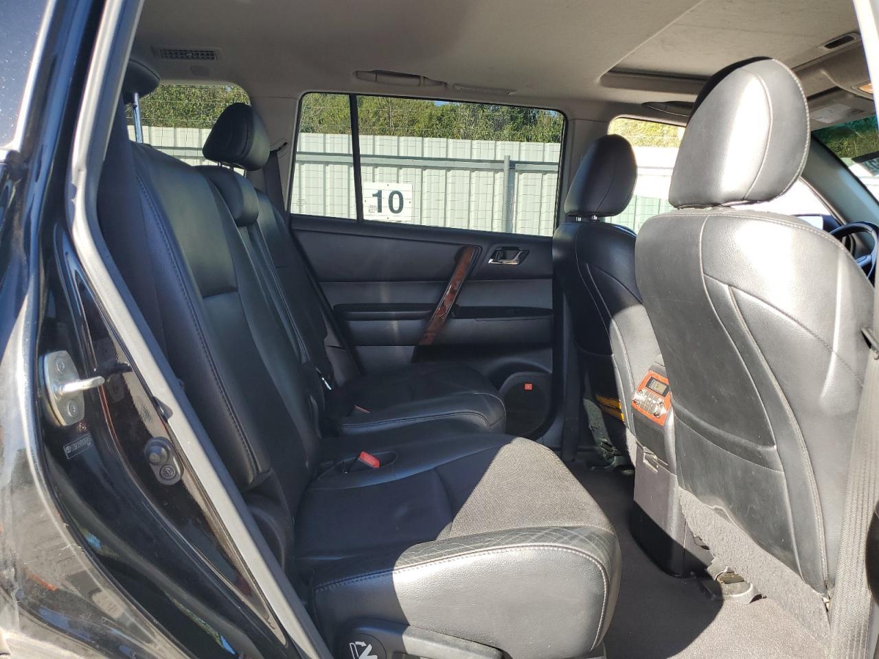 2013 TOYOTA HIGHLANDER