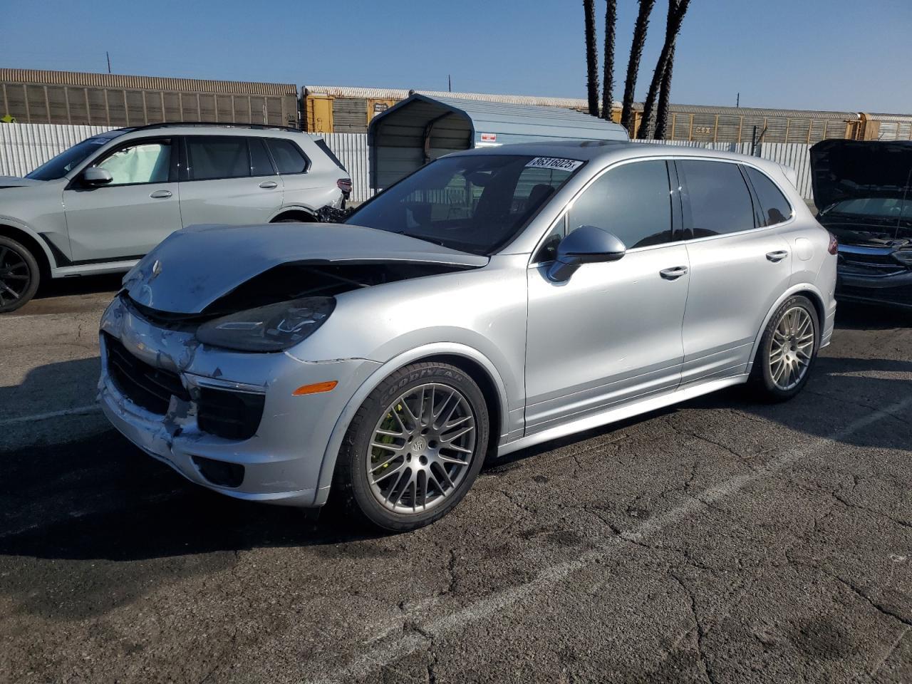 2016 PORSCHE CAYENNE