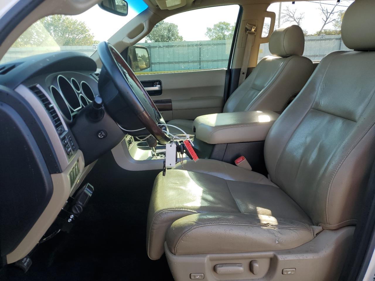 2012 TOYOTA Sequoia