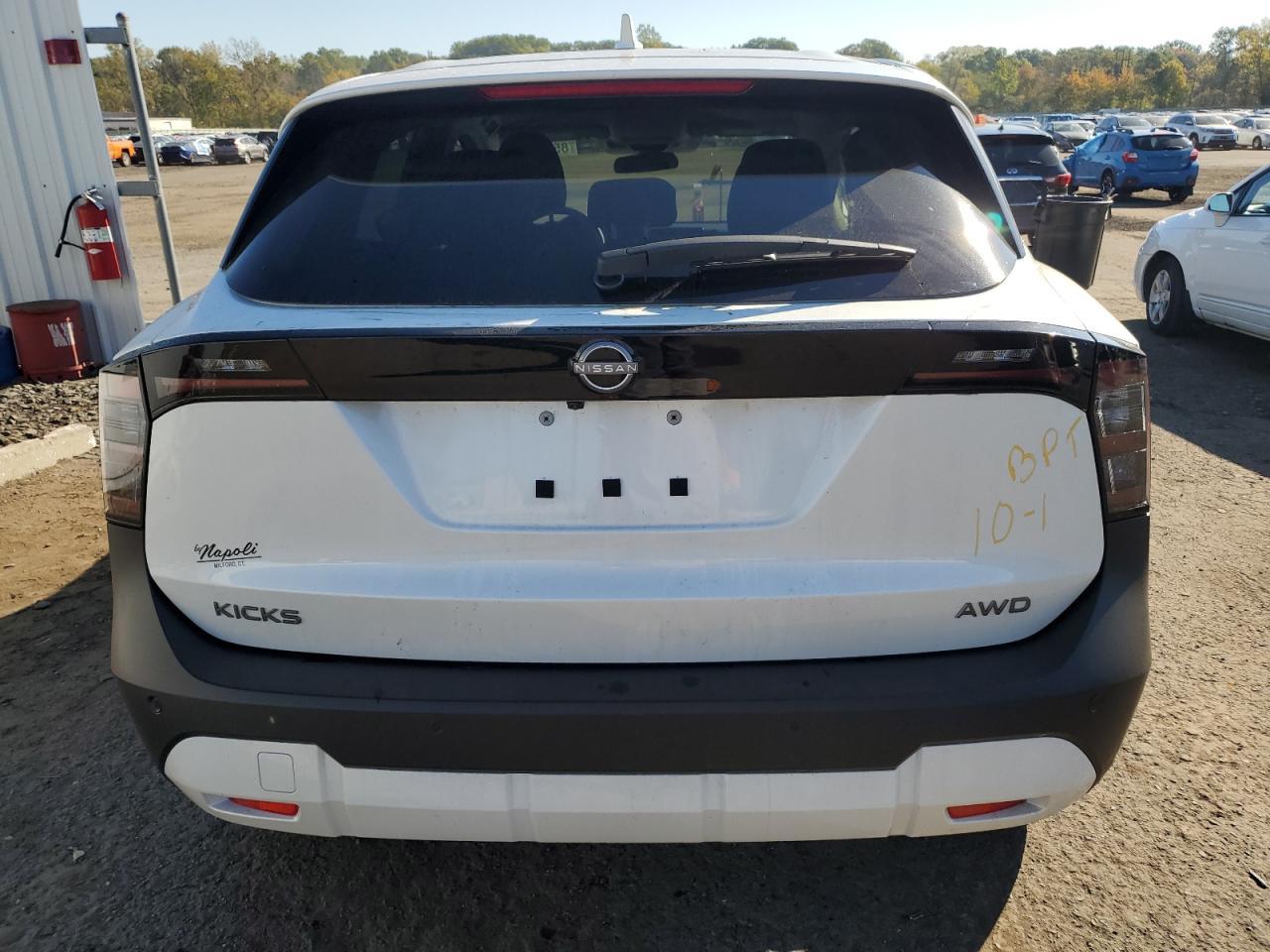 2025 NISSAN KICKS
