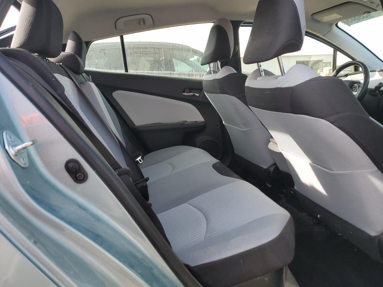 2016 TOYOTA PRIUS