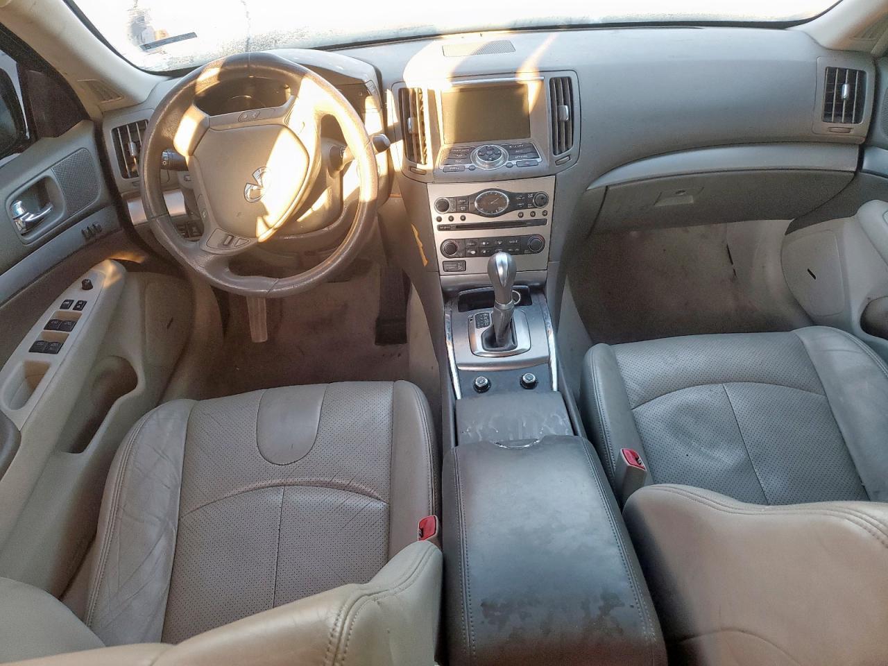 2011 INFINITI G37