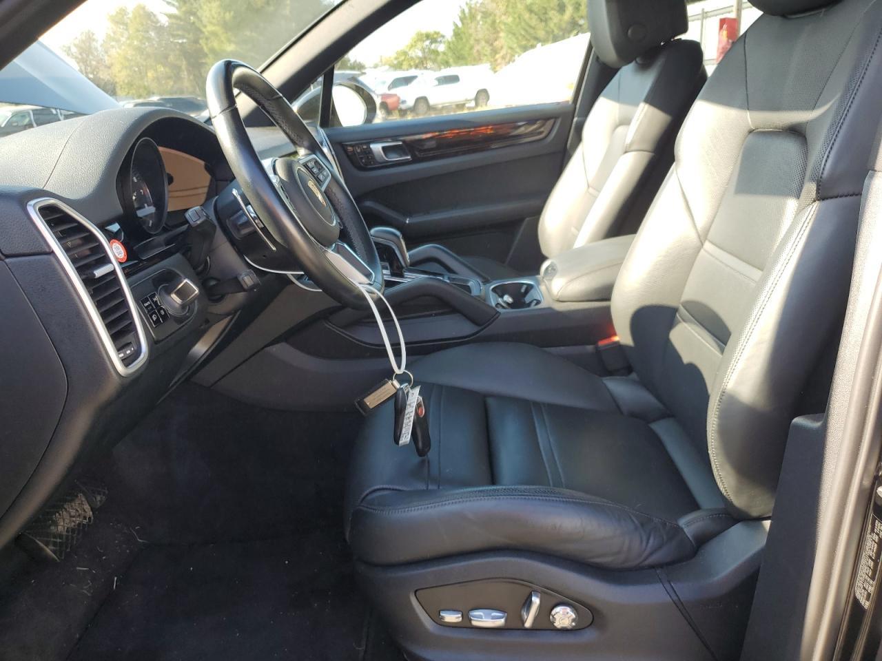 2019 PORSCHE CAYENNE