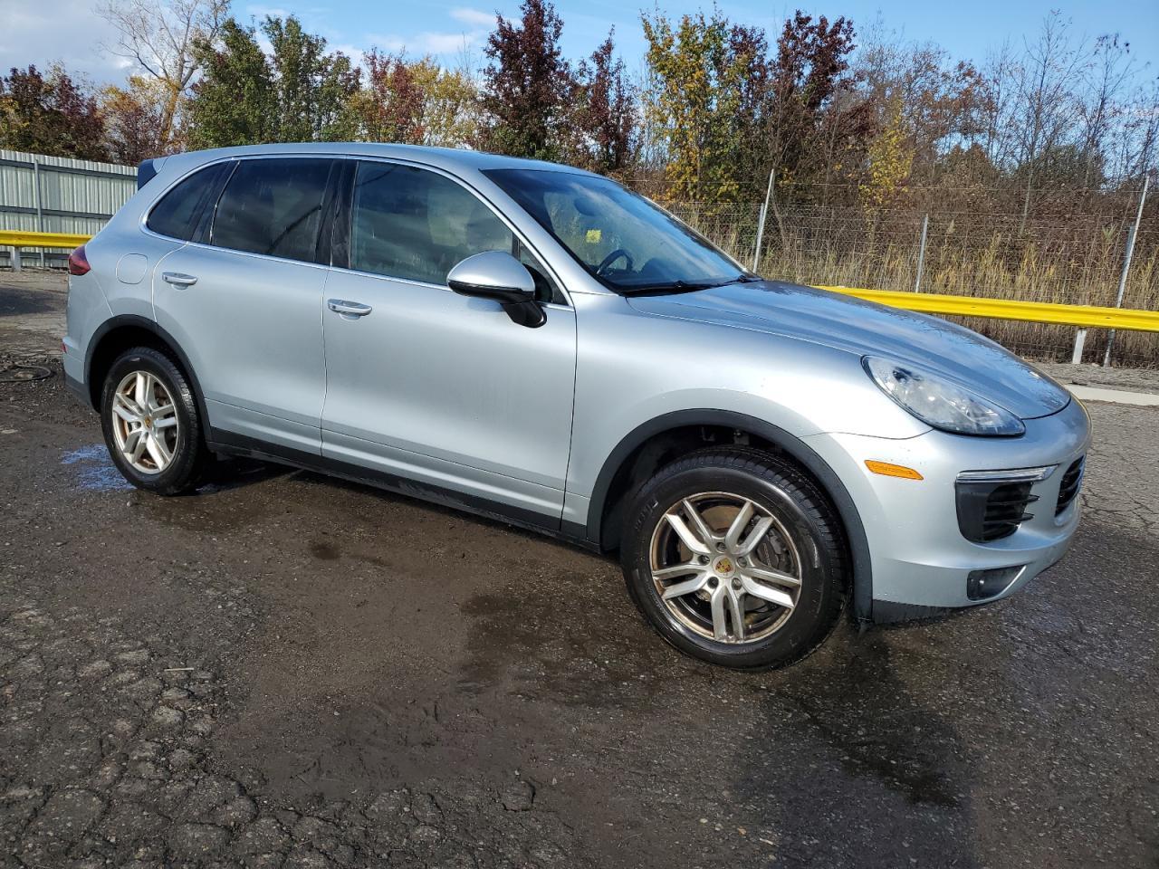 2016 PORSCHE CAYENNE