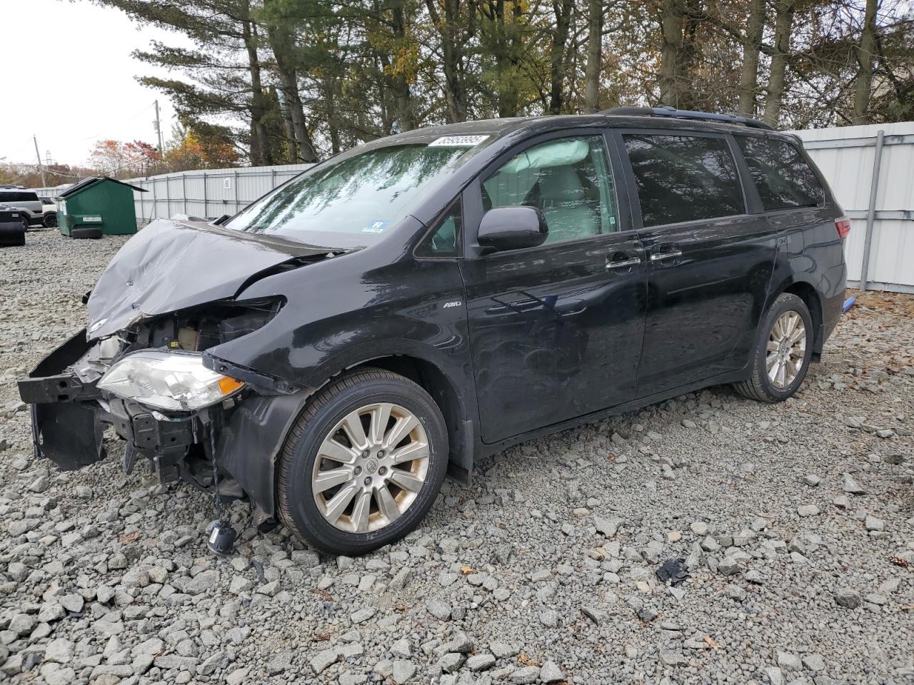 2016 TOYOTA SIENNA