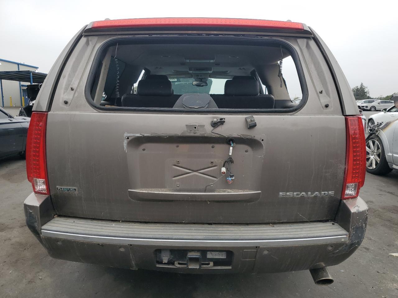 2011 CADILLAC Escalade ESV