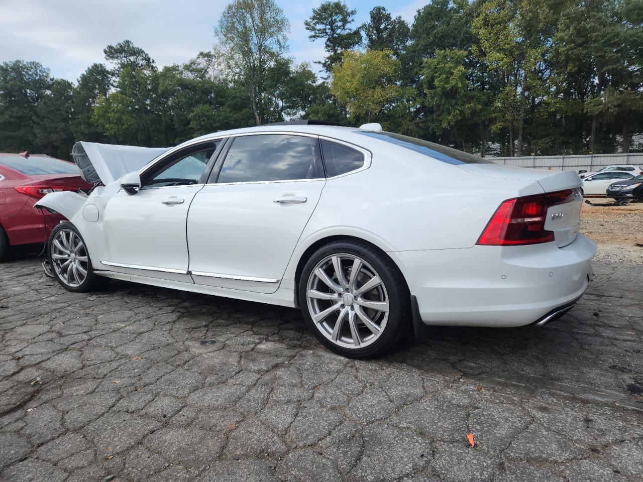 2019 VOLVO S90