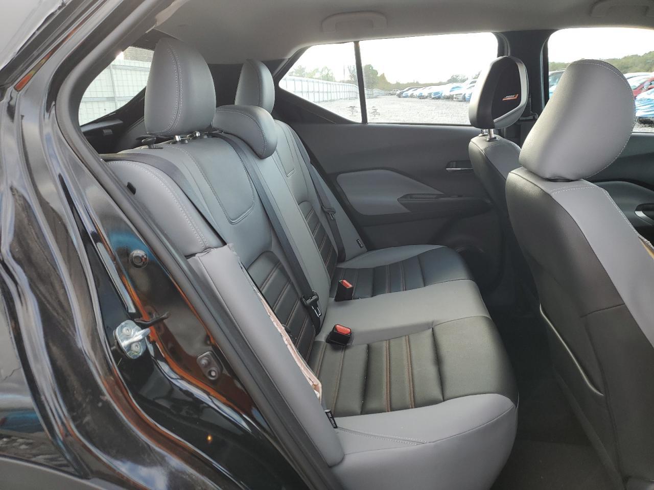 2024 NISSAN KICKS