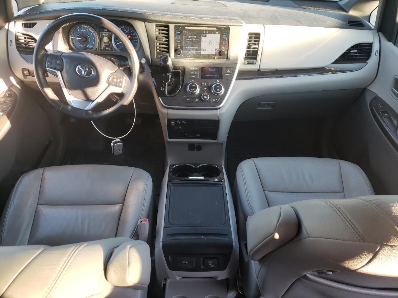 2016 TOYOTA SIENNA
