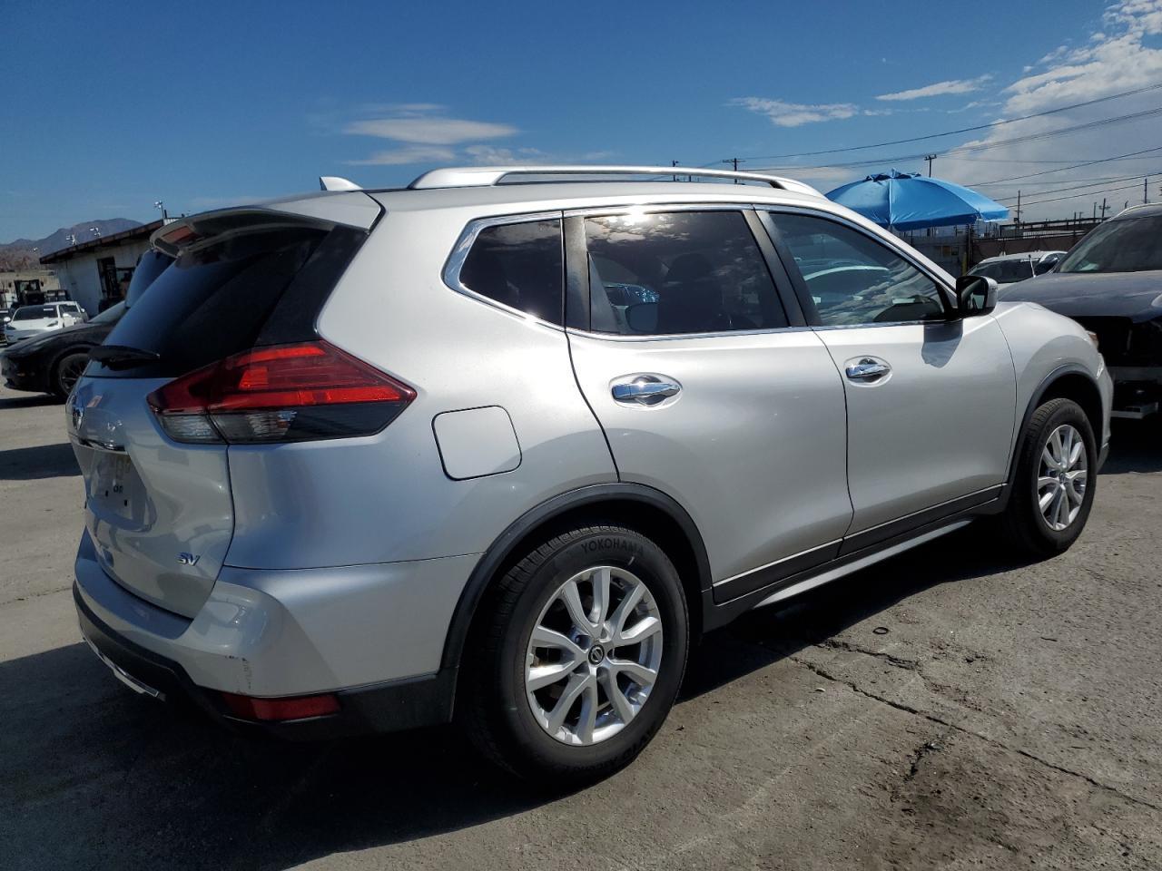 2017 NISSAN ROGUE