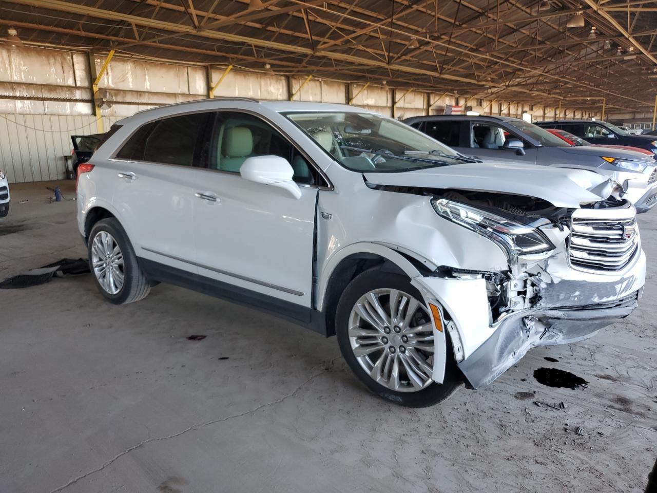 2017 CADILLAC XT5