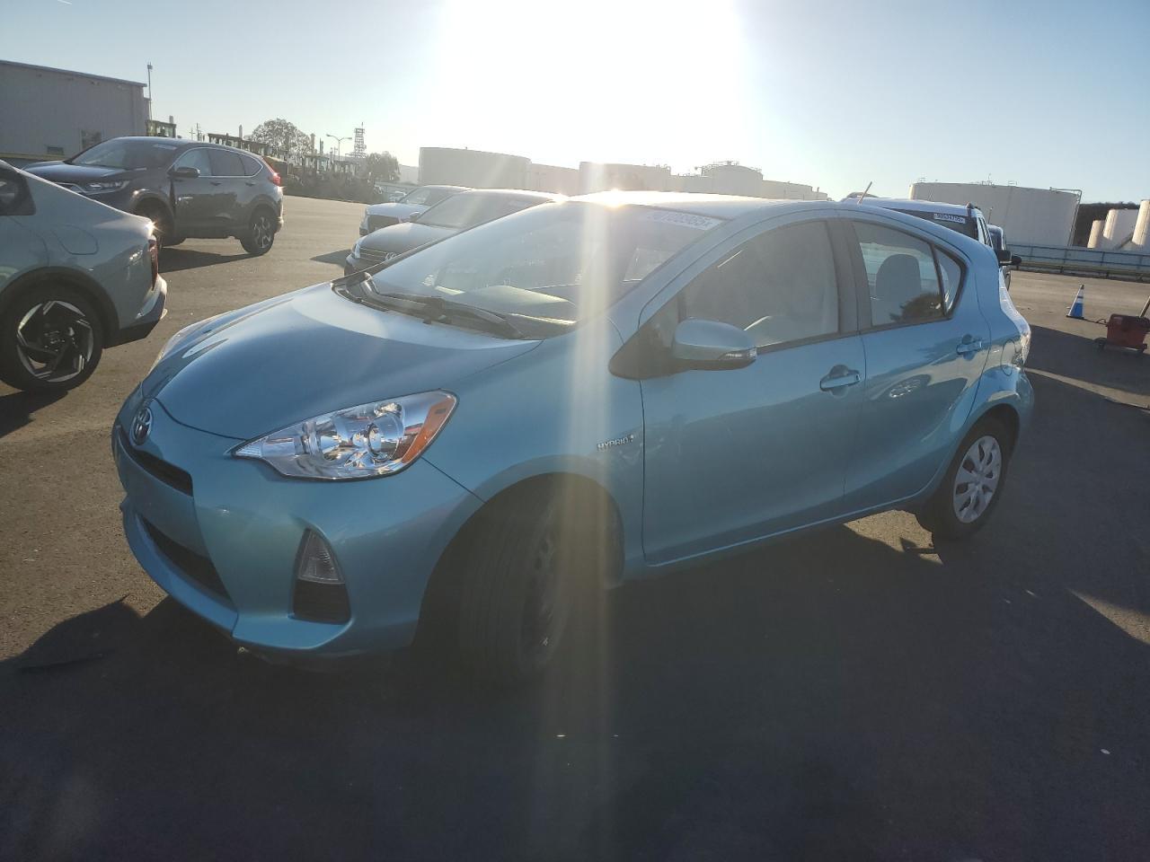 2013 TOYOTA Prius c