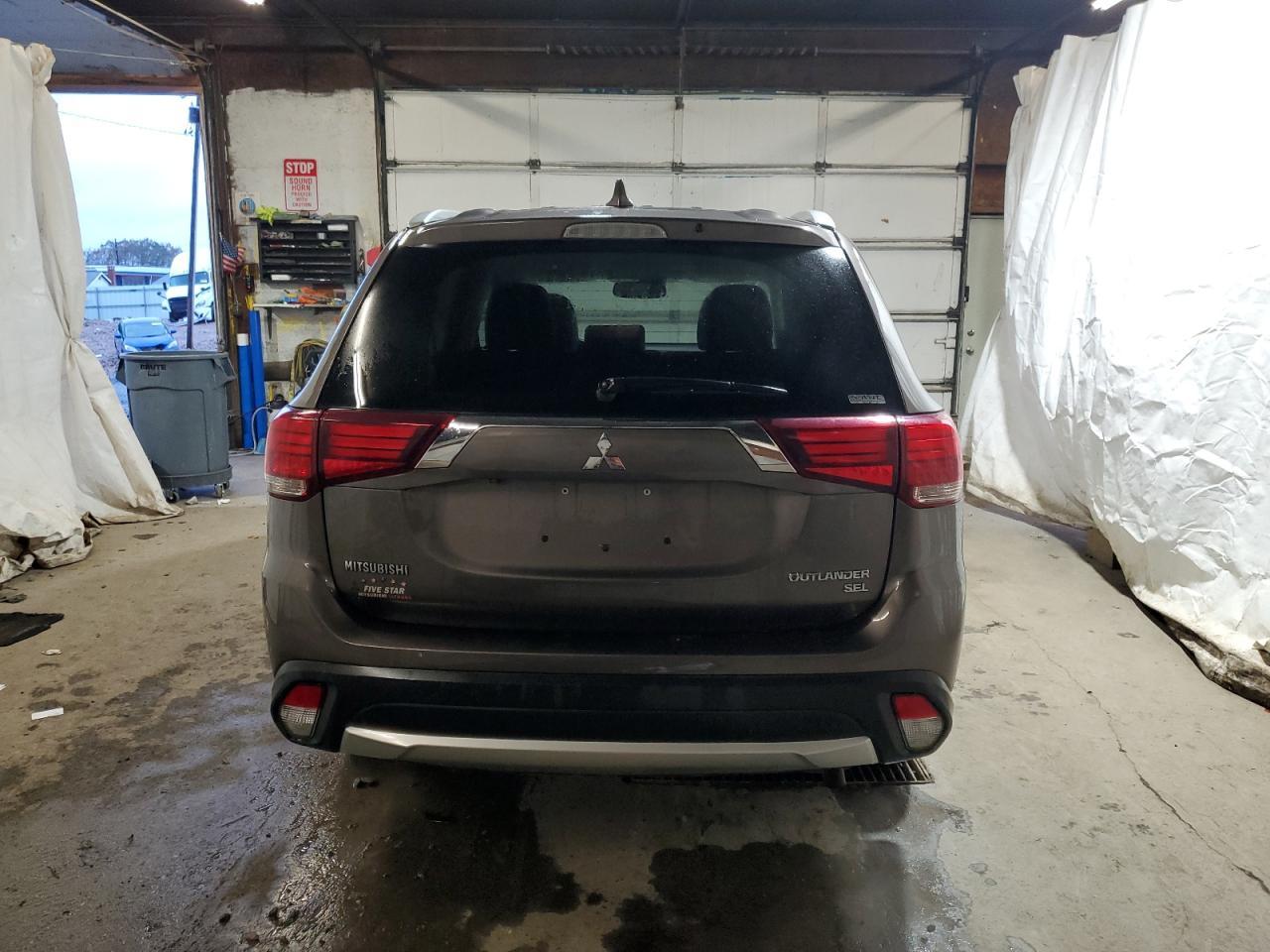 2017 MITSUBISHI outlander