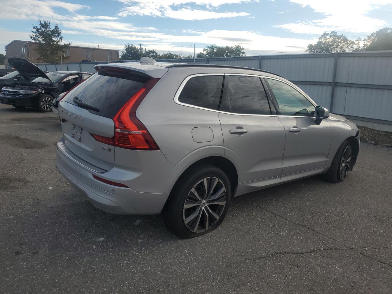 2022 VOLVO XC60