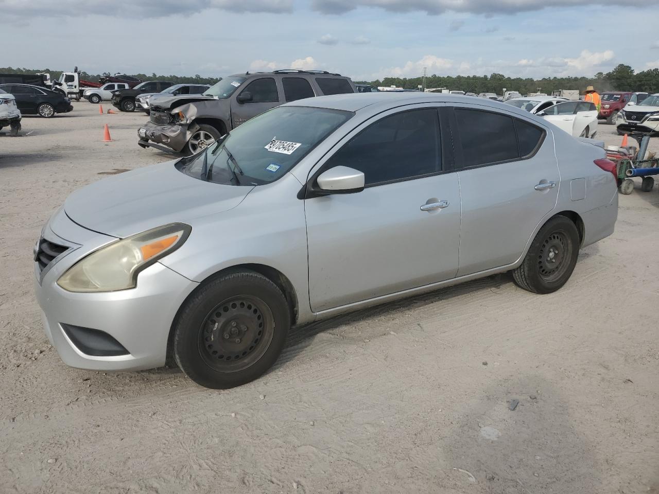 2017 NISSAN VERSA
