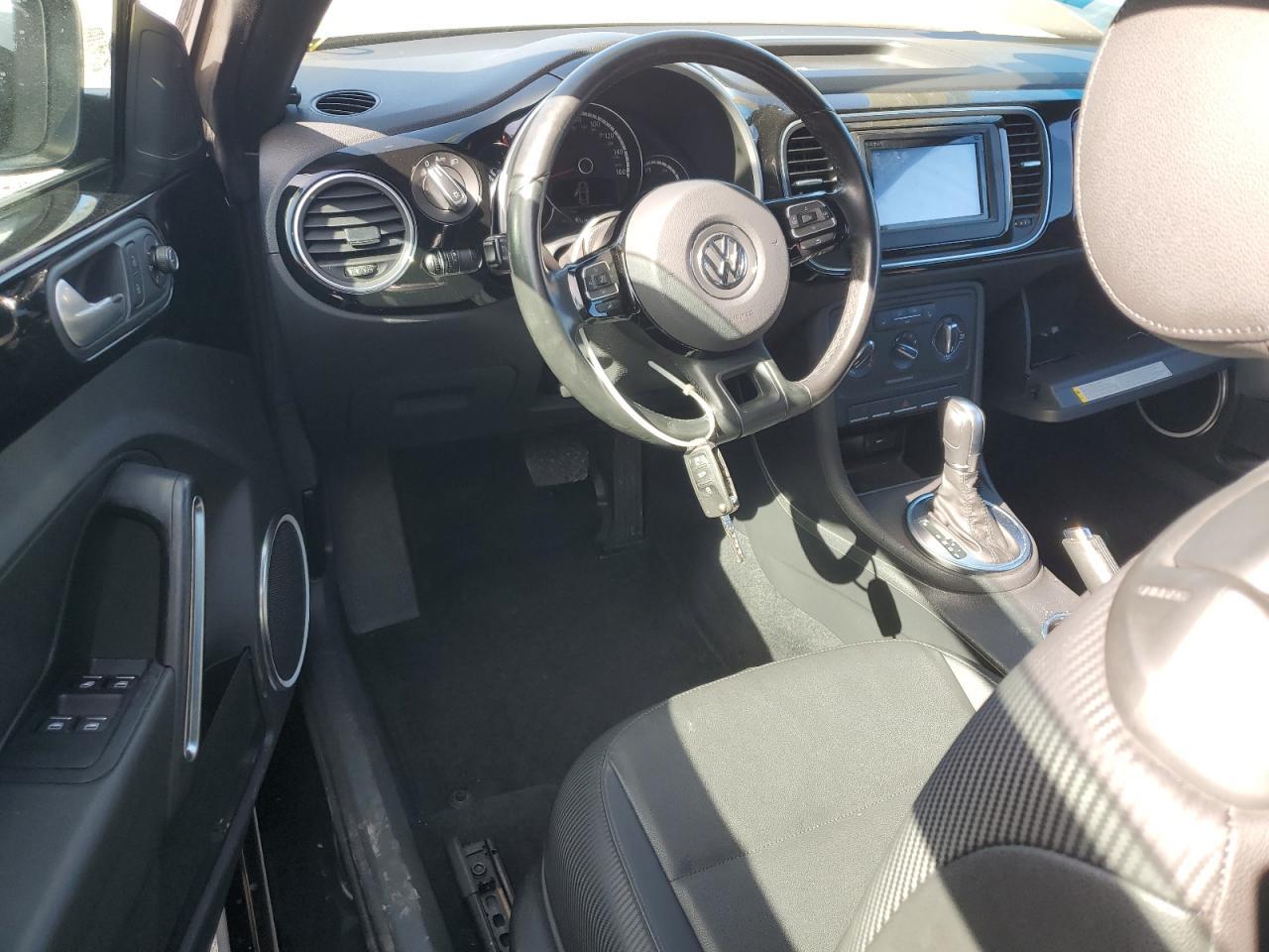 2016 VOLKSWAGEN Beetle