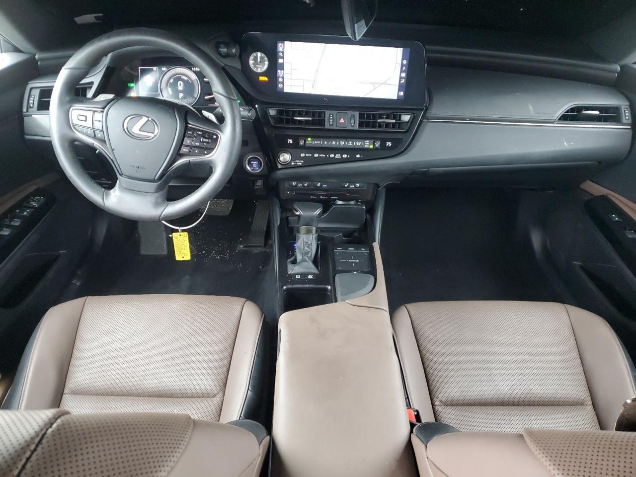 2022 LEXUS ES 300H