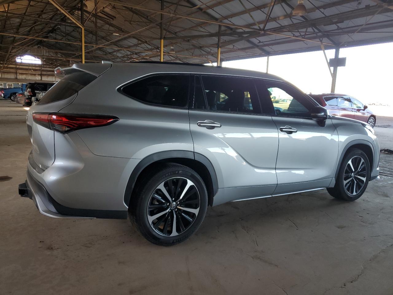 2022 TOYOTA HIGHLANDER