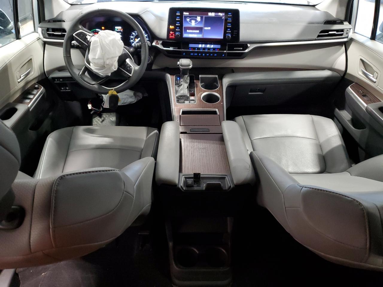2022 TOYOTA SIENNA