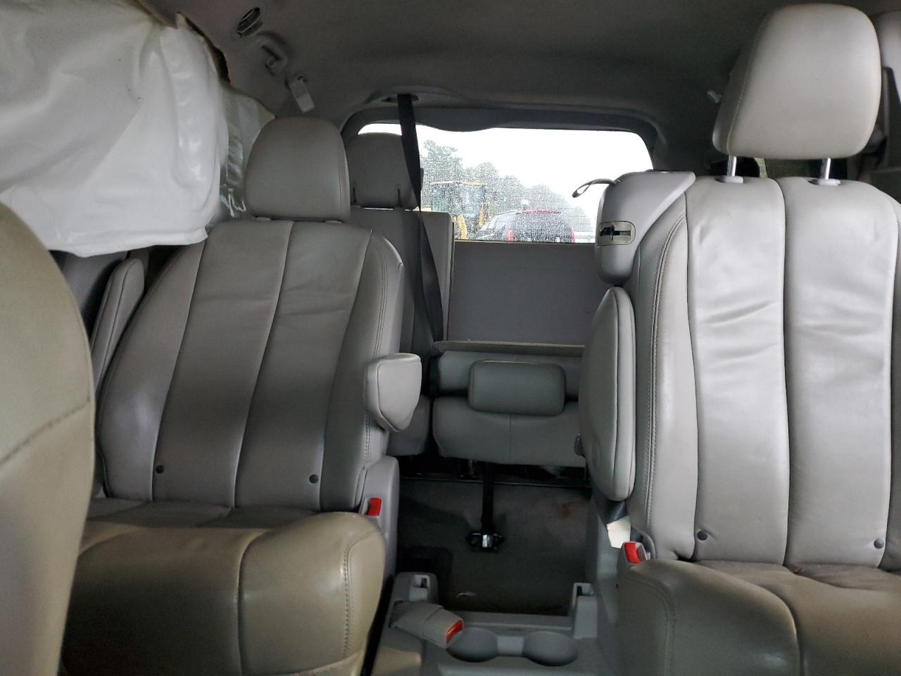 2014 TOYOTA SIENNA