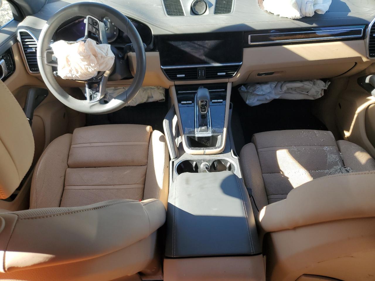 2022 PORSCHE CAYENNE