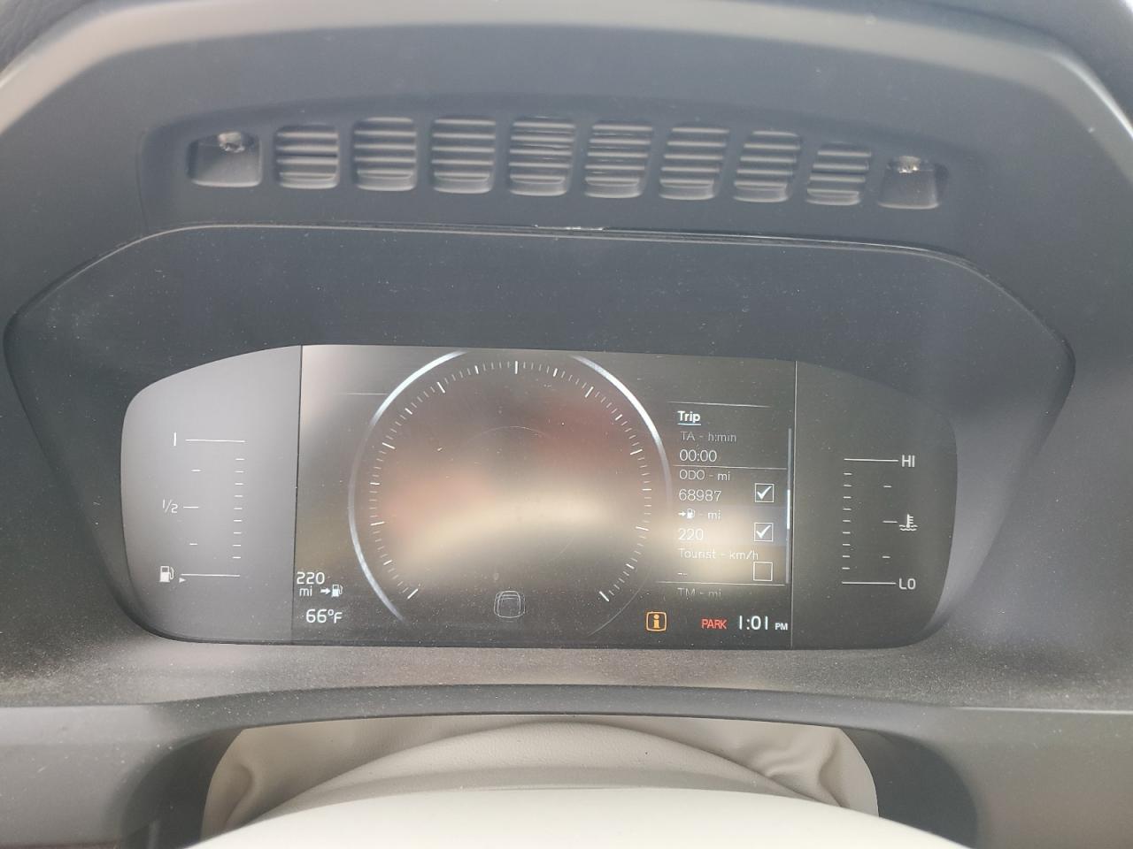 2019 VOLVO XC90