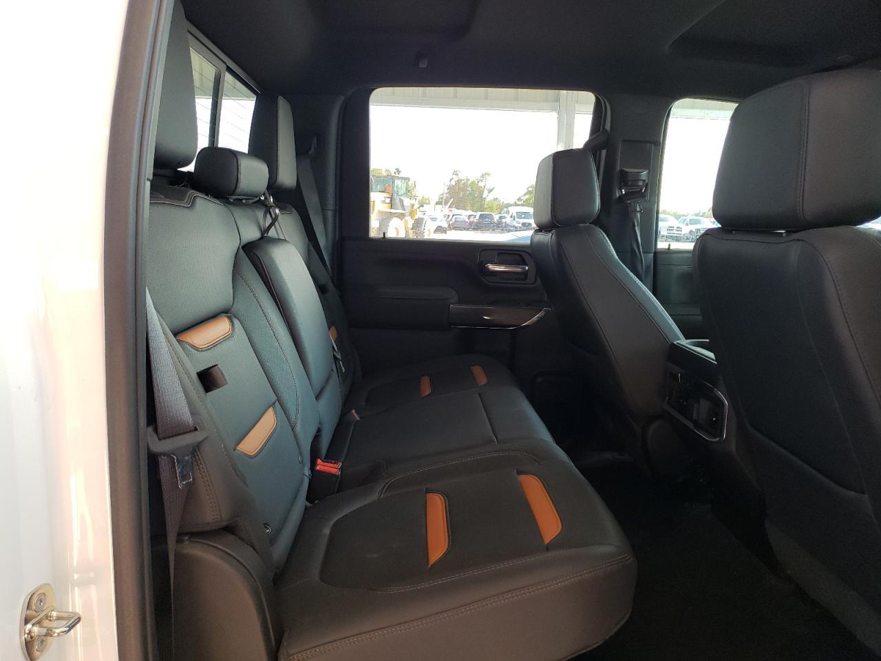2023 GMC Sierra