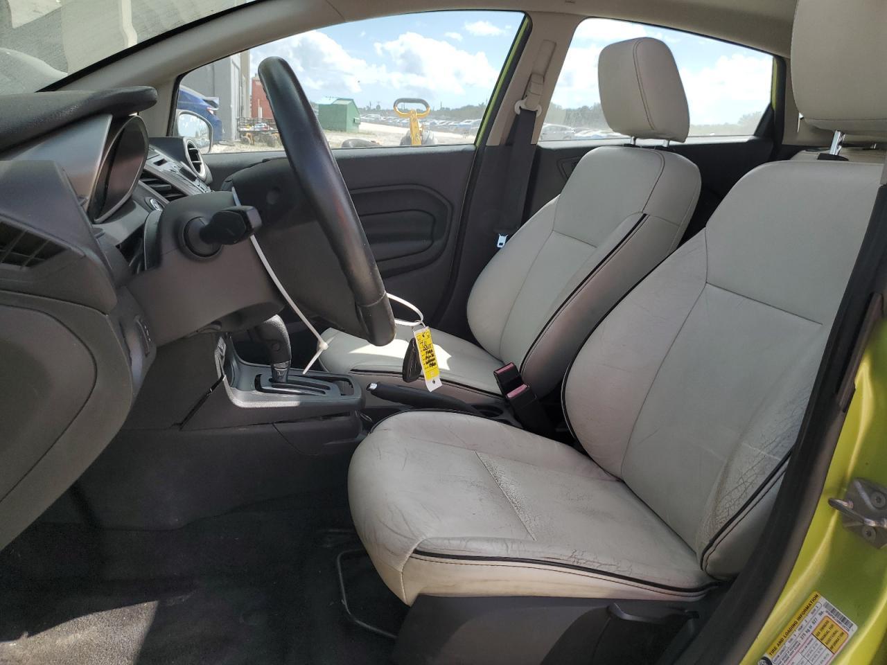 2011 FORD Fiesta