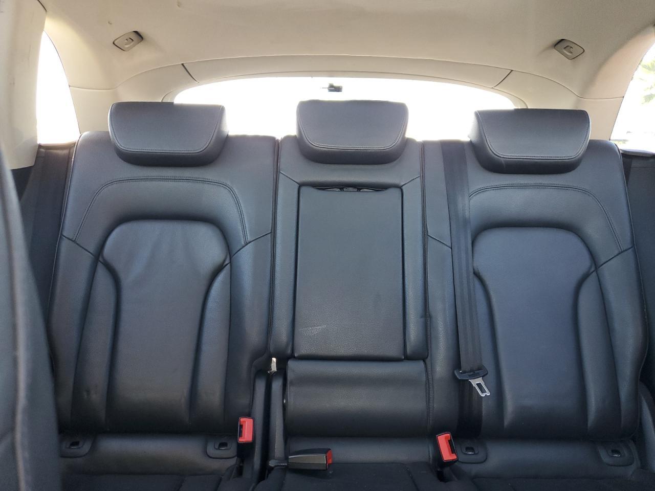 2010 AUDI Q5