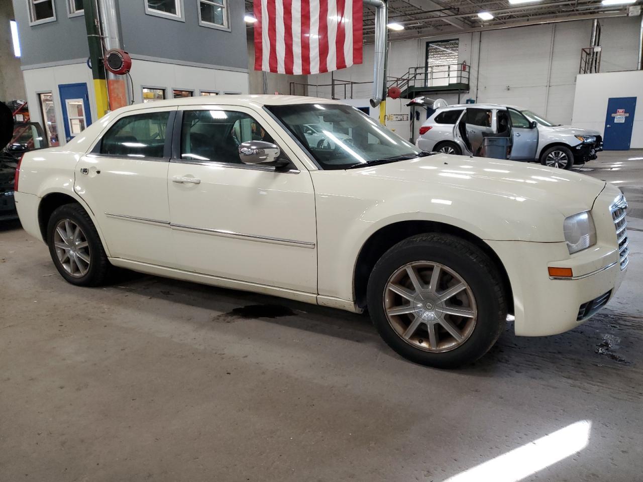 2010 CHRYSLER 300