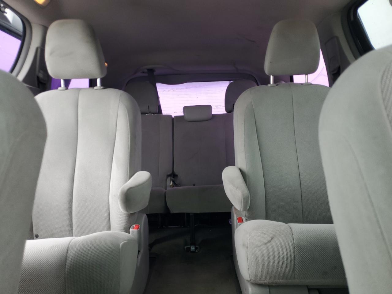 2013 TOYOTA SIENNA