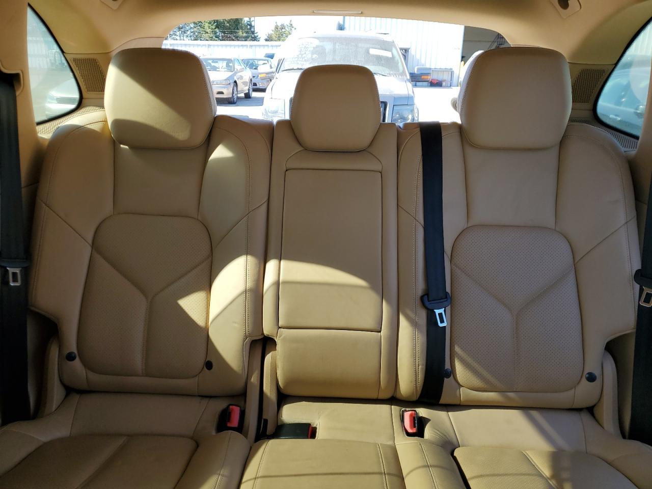 2013 PORSCHE CAYENNE