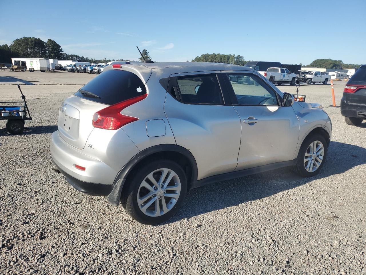 2011 NISSAN Juke