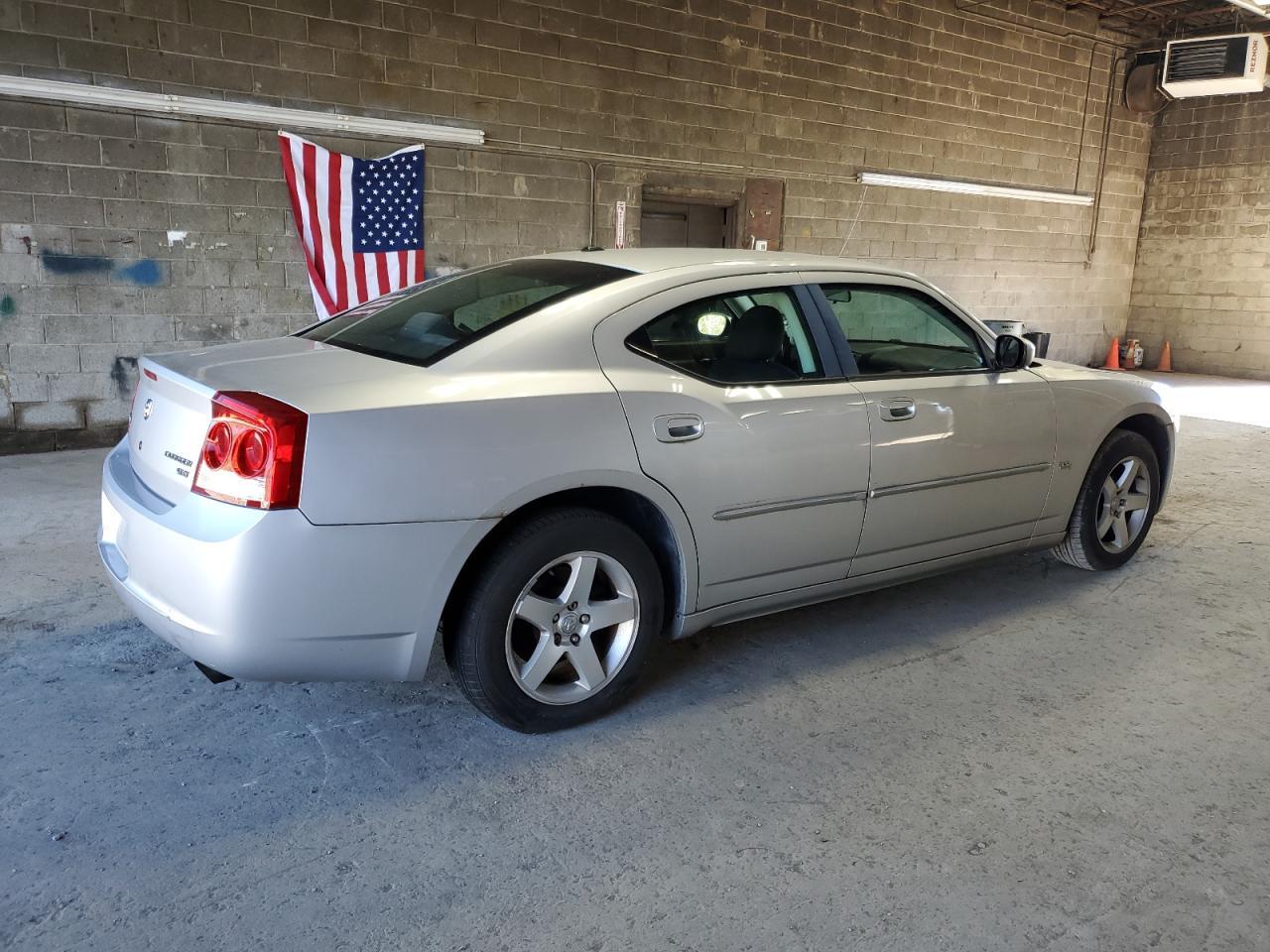 2010 DODGE CHARGER