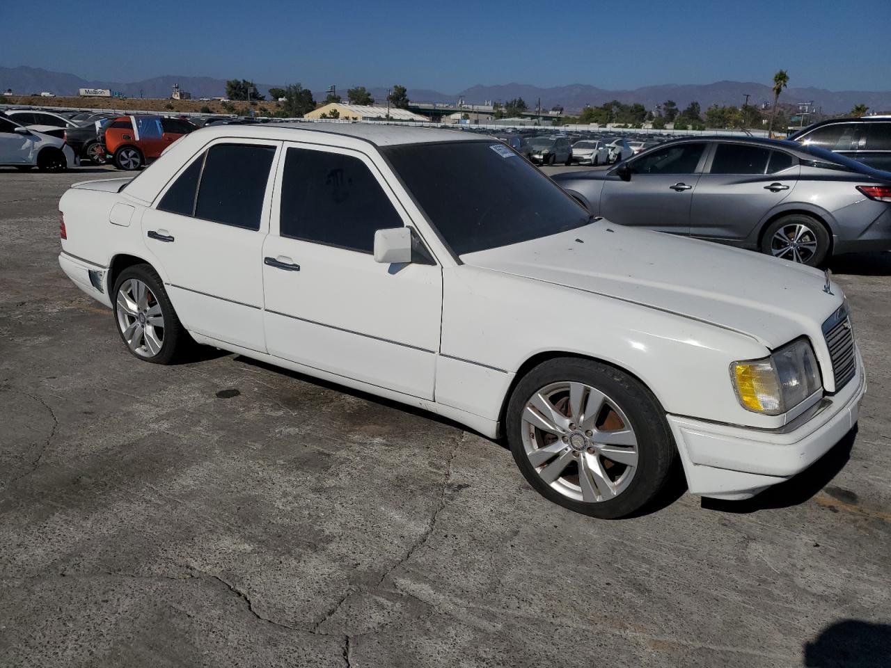 1995 MERCEDES-BENZ E-Class